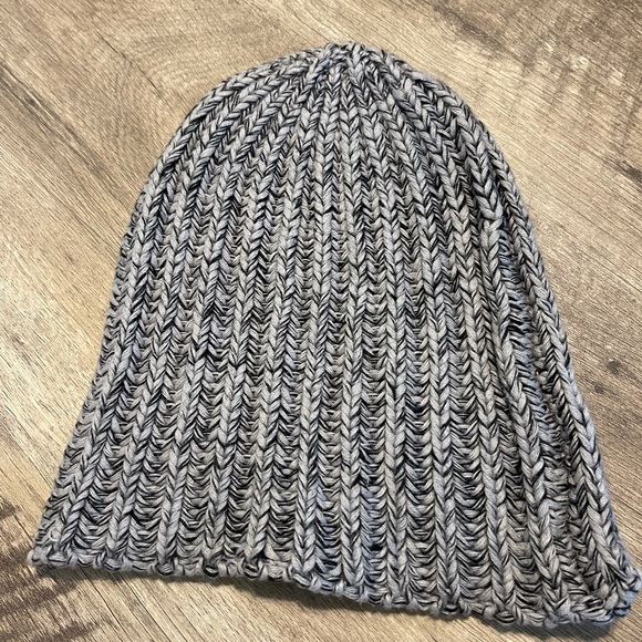 P’tula Winter Hat - Picture 2 of 2